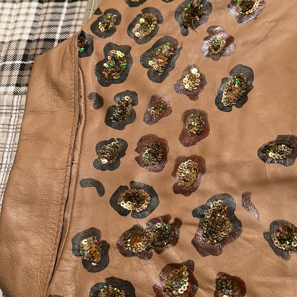 Jacket is flashy but not to flashy lightweight/spring&fall - Picture 2 of 6